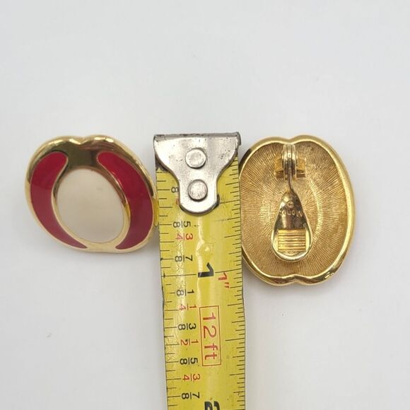 Vintage MONET Goldtone,Cream and Red Clip On Earrings - Picture 2 of 3
